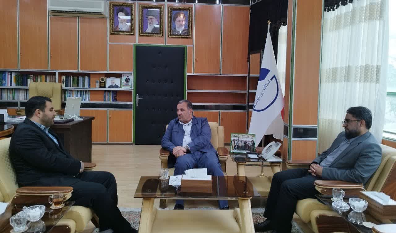 دکتر حسن بهرام‌نیا، استاندار ایلام عصر امروز شنبه ۱۳ خرداد ماه با دبیرکل مجمع نظام مسائل کشور دیدار و گفتگو کرد.