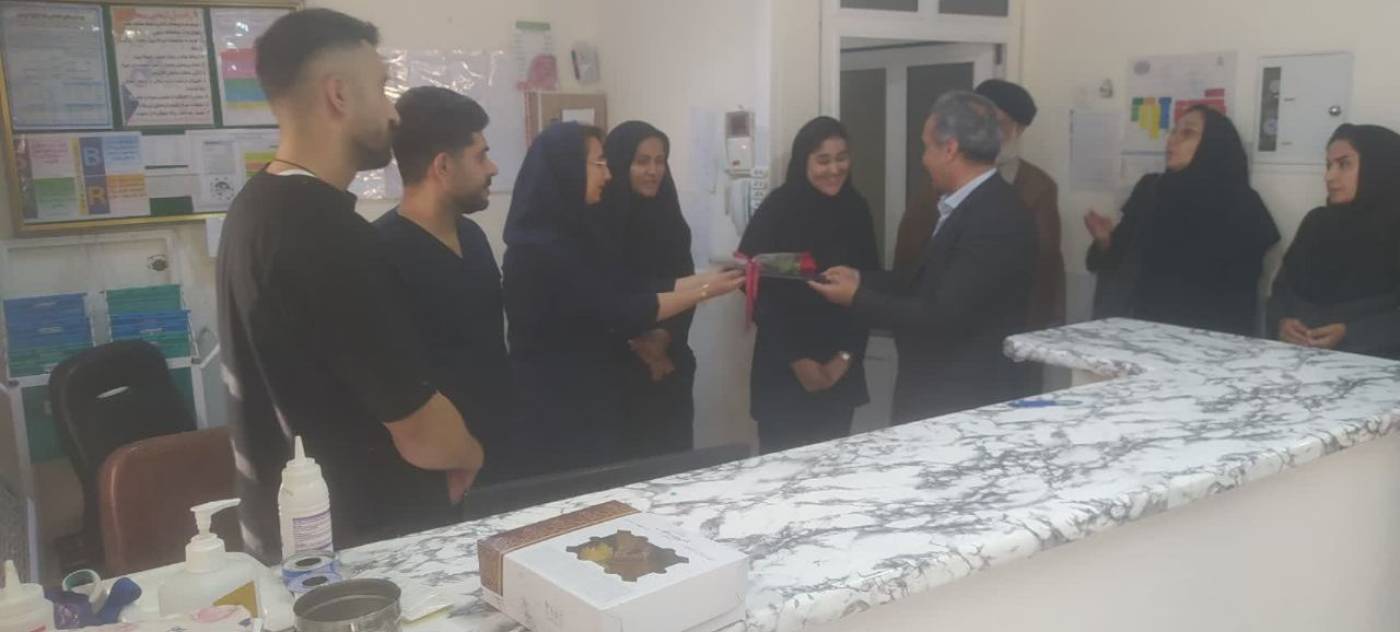 تجلیل از پرستاران همزمان با سالروز ولادت حضرت زینب(س) در ایوان