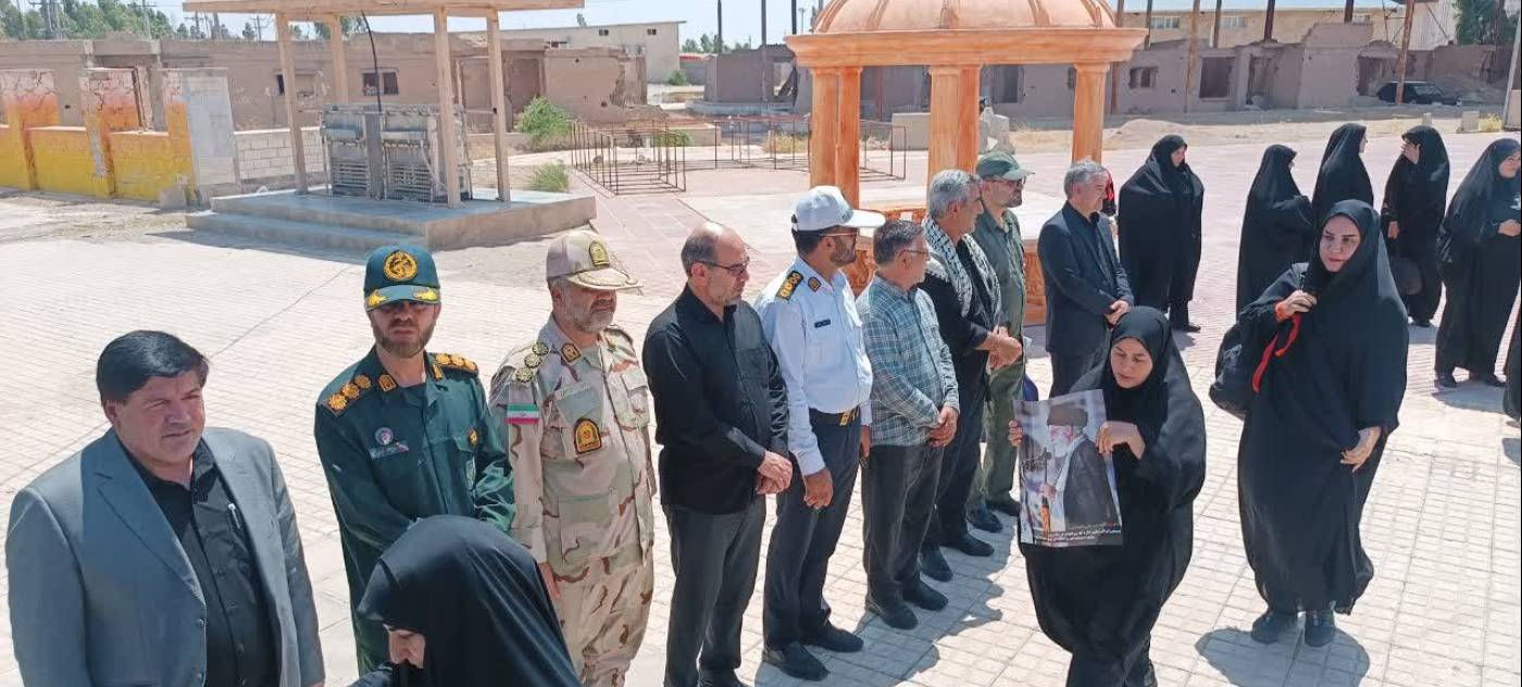 کاروان زائران «خادم‌الحسین(ع)» مهران برای وداع با قائد شهید امت راهی شدند