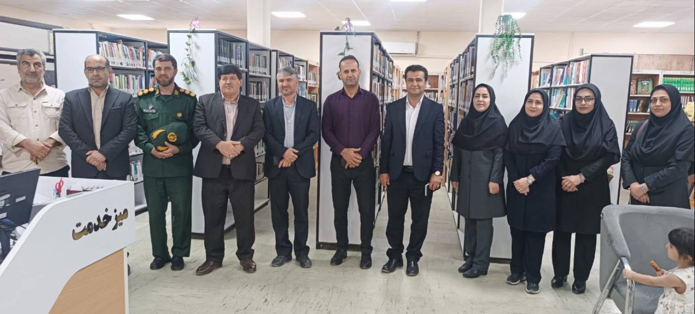 بازدید فرماندار مهران از نمایشگاه دفاع مقدس