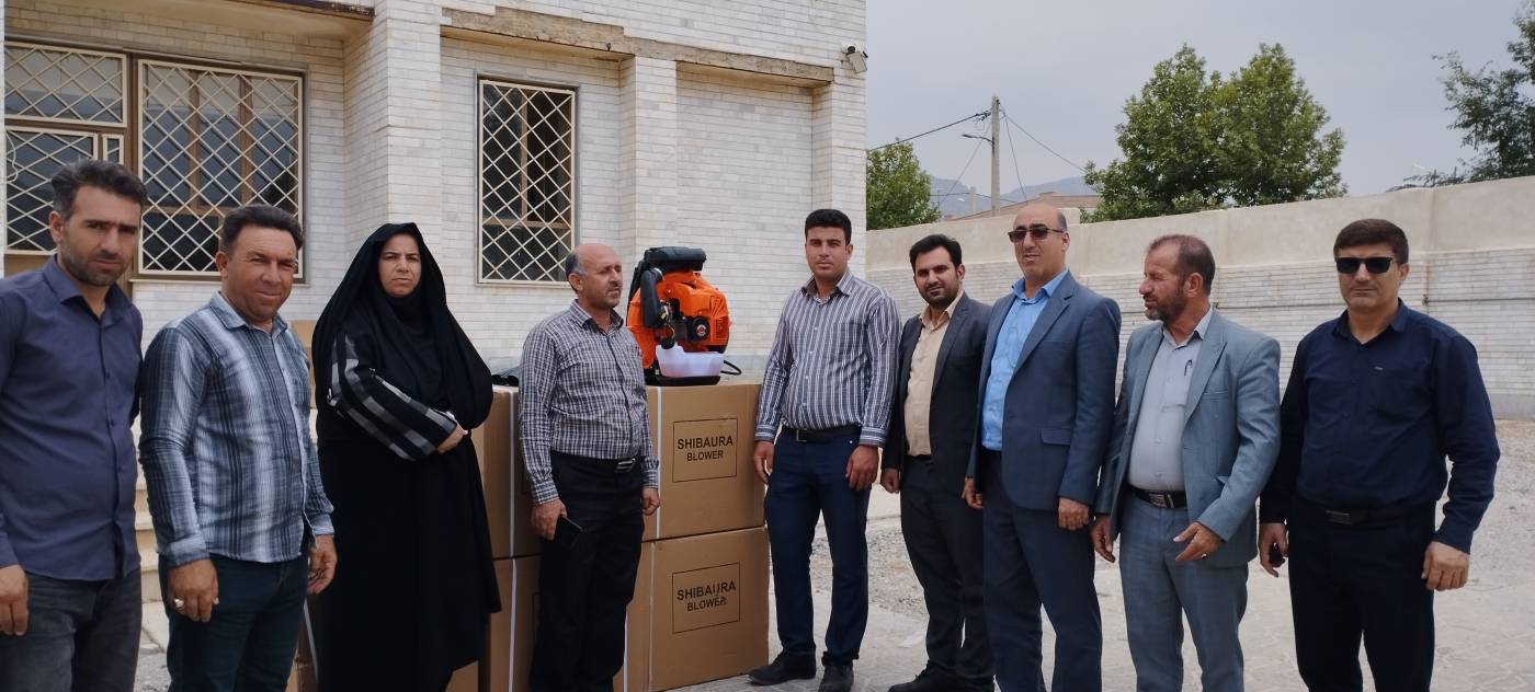 تحویل ۱۷ دستگاه دمنده به دهیاری‌های شهرستان چوار؛ گامی مؤثر در حفاظت از منابع طبیعی