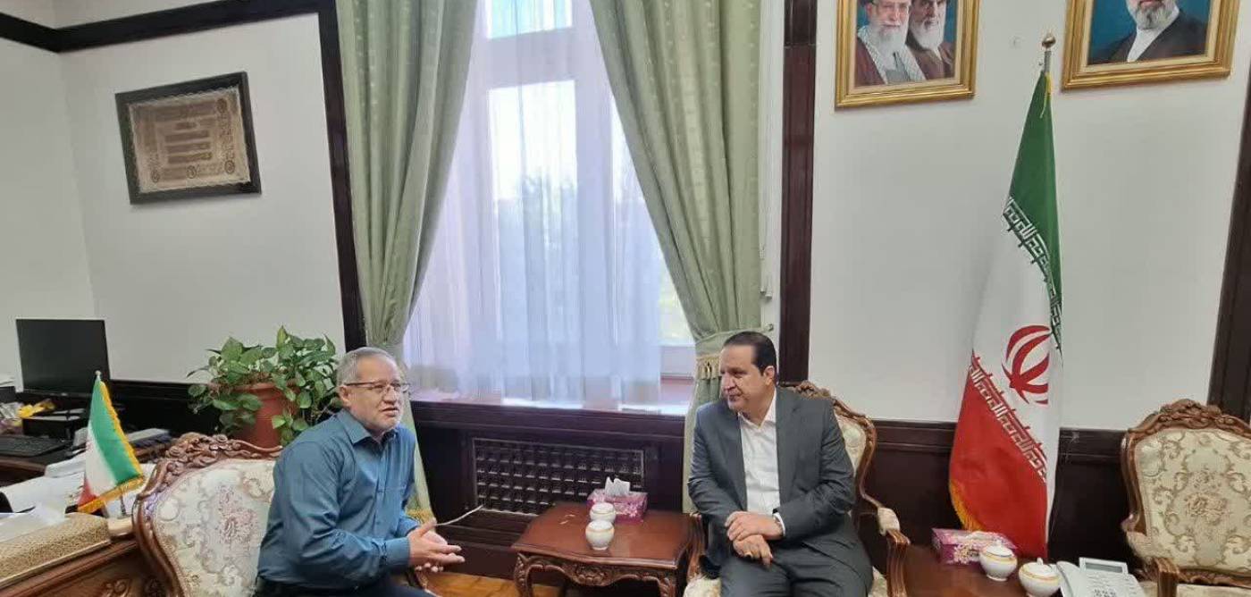 دیدار استاندار ایلام با دستیار ویژه وزیر امور خارجه در امور نظارتی/تسریع در دیپلماسی مرزی محور دیدار استاندار ایلام با دستیار ویژه وزیر امور خارجه...  📲| به گزارش پایگاه اطلاع‌رسانی استانداری ایلام، دکتر احمد کرمی در ادامه رایزنی ها و پیگیری های خود در مر