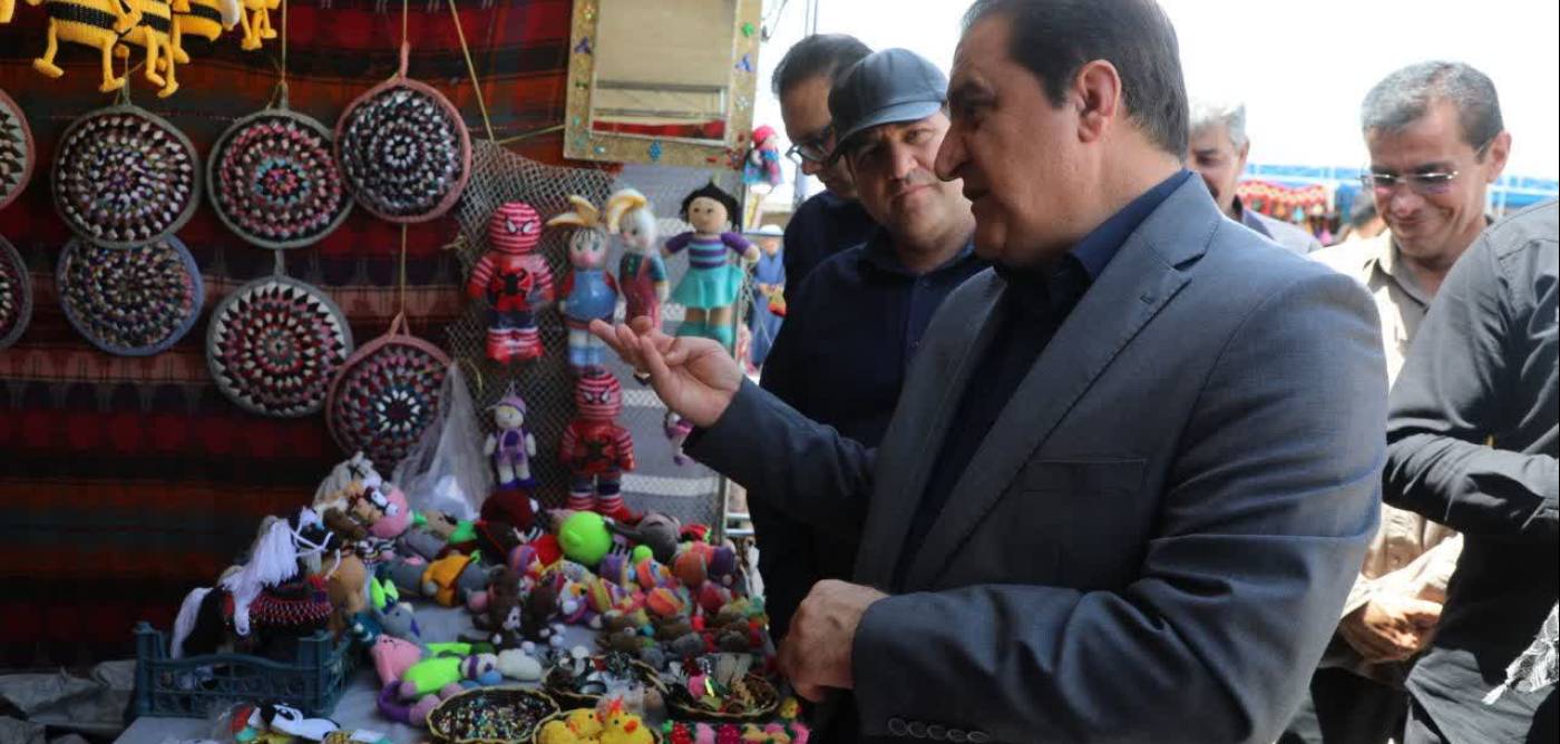 📸 بازدید استاندار و رئیس ستاد اربعین استان از نمایشگاه صنایع‌دستی و سوغات شهر ایلام