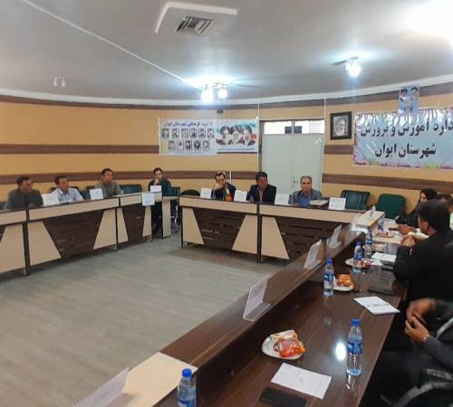 «زنگ مهر امسال با نیلا» در مدارس استان ایلام؛ تأکید فرماندار ایوان بر آمادگی کامل برای بازگشایی مدارس