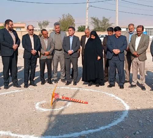 آیین کلنگ‌زنی زمین چمن مصنوعی روستای چنگوله