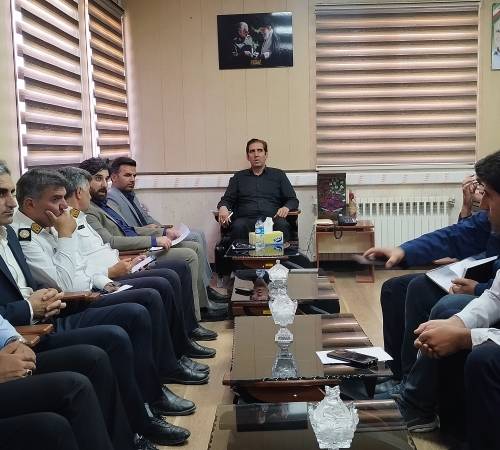 فرماندار سیروان: آمادگی کامل دستگاه‌های اجرایی برای خدمت‌رسانی به زائران اربعین حسینی ضروری است/ شناسایی و رفع نقاط حادثه‌خیز محورهای مواصلاتی در اولویت قرار گیرد