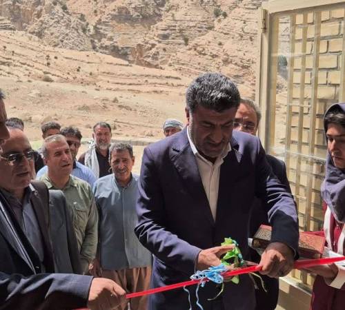 فرماندار ویژه دهلران مدرسه فجر روستای زیتون بهره برداری شد