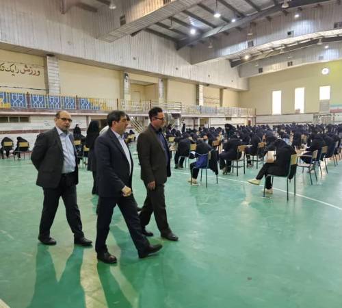 بازدید فرماندار شهرستان از روند برگزاری امتحانات نهایی
