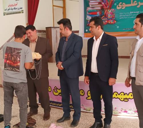 توزیع ۴۵۵ بسته لوازم‌التحریر بین دانش‌آموزان بی‌بضاعت مهران در قالب پویش ملی "مهر علوی