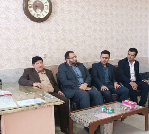 بازدید فرماندار مهران از دبیرستان حضرت معصومه پیش از آغاز سال تحصیلی