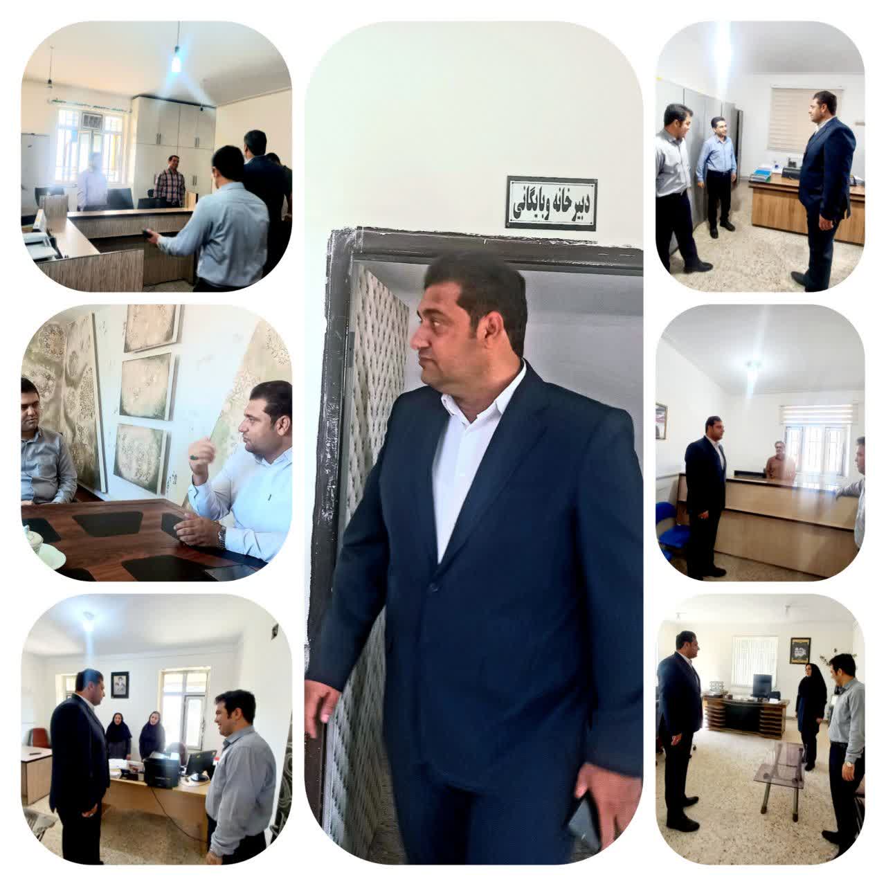 بازدید سرزده فرماندار شهرستان چرداول از شهرداری سرابله  به گزارش روابط عمومی فرمانداری شهرستان چرداول، محمد گراوند، فرماندار شهرستان روز سه‌شنبه، مورخ ۸ مهر ۱۴۰۴، بازدید سرزده‌ای از شهرداری سرابله انجام داد.  فرماندار شهرستان در این بازدید با تاکید بر خدمت صادقانه به مردم و توجه به مطالبات شهروندان، اظهار داشت: «تفسیر قوانین و انجام امور اداری باید به گونه‌ای باشد که حقوق و منافع مردم حفظ شده و خدمت‌رسانی به آنان تسهیل گردد.» محمد گراوند همچنین بر تسریع در اجرای پروژه‌های عمرانی و خدمات شهری در سطح شهر سرابله تاکید کرد و خواستار این شد که تمامی اقدامات با کیفیت مطلوب و با رعایت استانداردها انجام شود تا رضایت شهروندان تامین گردد. وی در ادامه ضمن بازدید میدانی از بخش‌های مختلف شهرداری، با مسئولان و کارکنان این نهاد دیدار و گفت‌وگو کرد و از نزدیک روند پیشرفت پروژه‌ها و وضعیت خدمات شهری را بررسی نمود. فرماندار شهرستان چرداول در پایان بر لزوم ارتقای کیفیت خدمات شهری و توجه ویژه به نیازهای شهروندان تاکید کرد و خواستار همکاری همه دستگاه‌ها برای تحقق این اهداف شد. در این بازدید روح الله پریزاده شهردار سرابله به ارائه گزارشی از وضعیت حوزه کاری خود و اقدامات انجام شده پرداخت.  روابط عمومی فرمانداری شهرستان چرداول https://t.me/farmandarichardavolilam